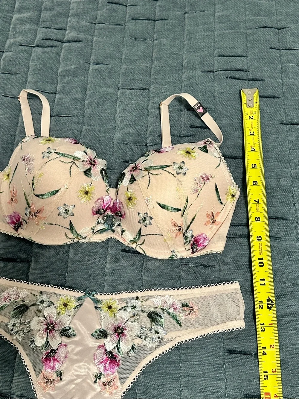 Victoria's Secret Dream Angels Floral Embroidered Set